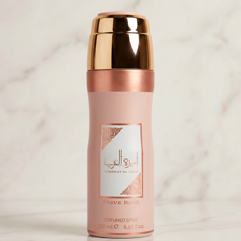 Body Spray Ameerat Al Arab Prive Rose da Asdaf 200ml, frasco rosa com tampa cor de cobre.