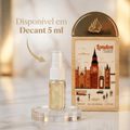 Decant de 5 ml do perfume London the City of Contrast, frasco de amostra ao lado da caixa com ilustração de Londres.