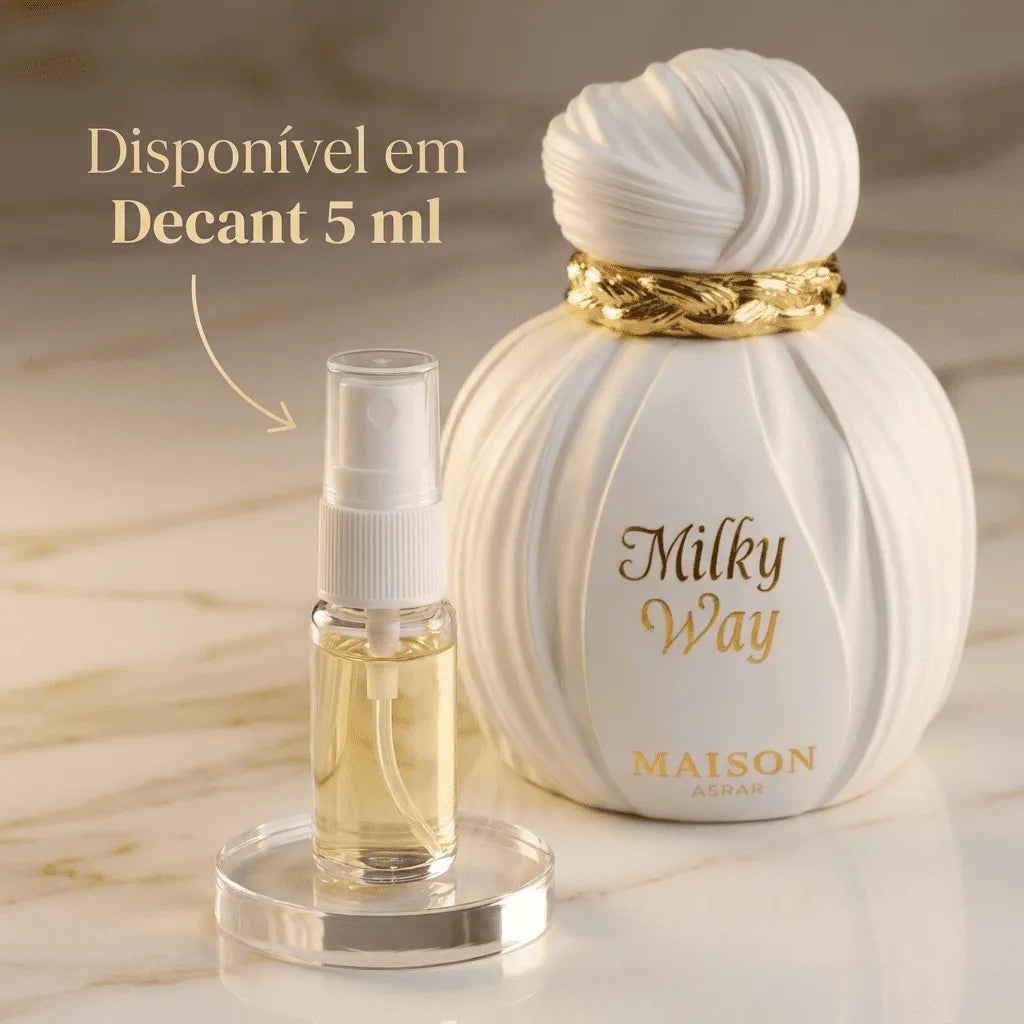 Perfume Milky Way da Maison Ashar em frasco branco esculpido com detalhe dourado, ao lado de decant de 5ml sobre mármore