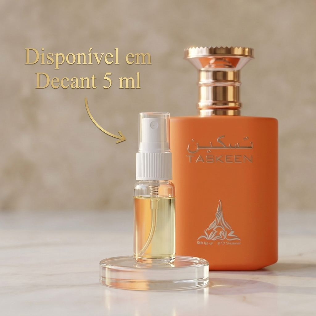 Decant de 5 ml do perfume Taskeen, frasco de amostra ao lado do frasco laranja com tampa dourada em formato de coroa.